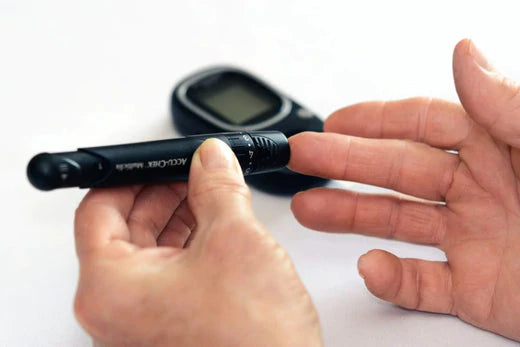 Supplementation with undena tured whey protein during diabetes mellitus improves the healing and closure of diabetic wounds through the rescue of functional long - lived wound macrophages.